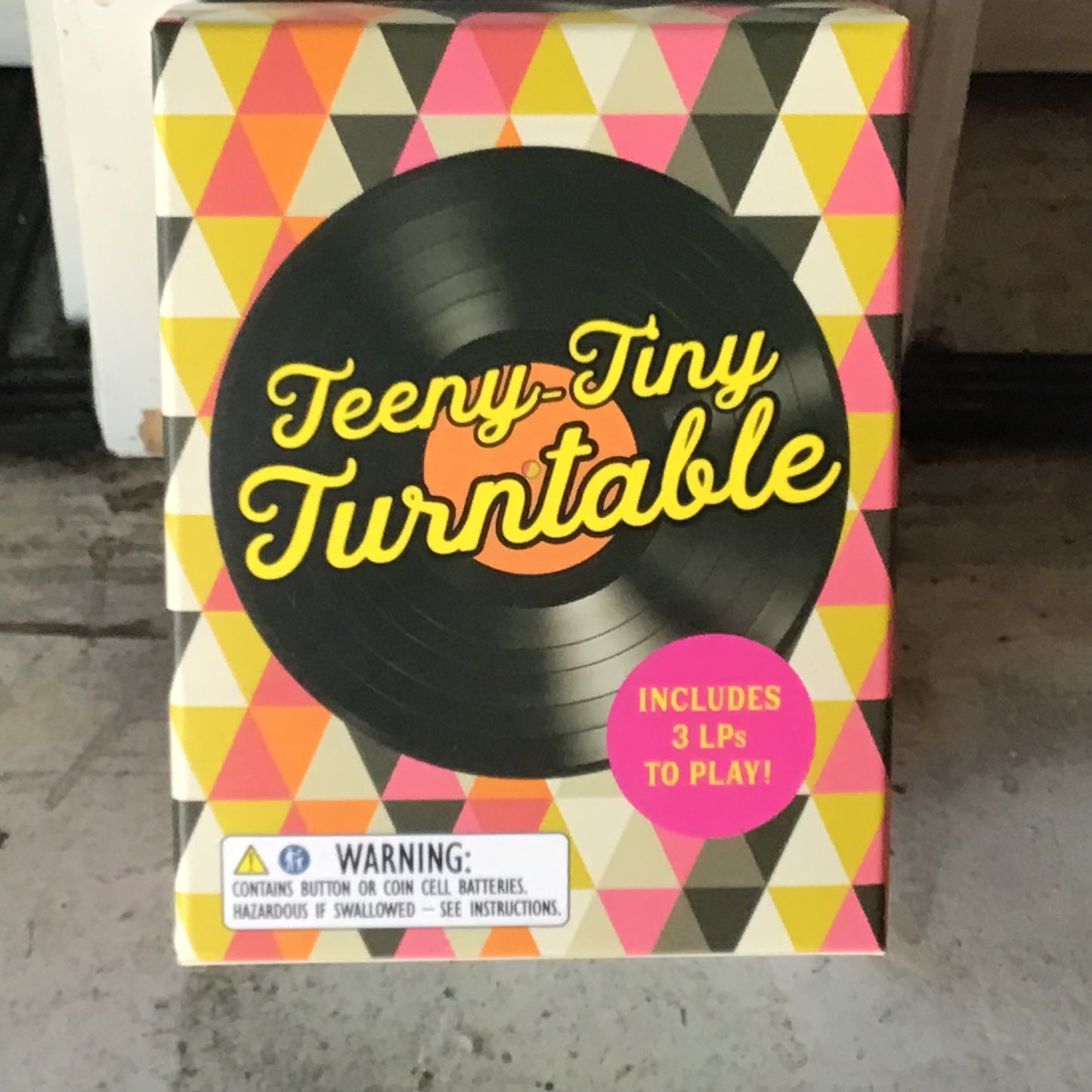 Teeny tiny turntable